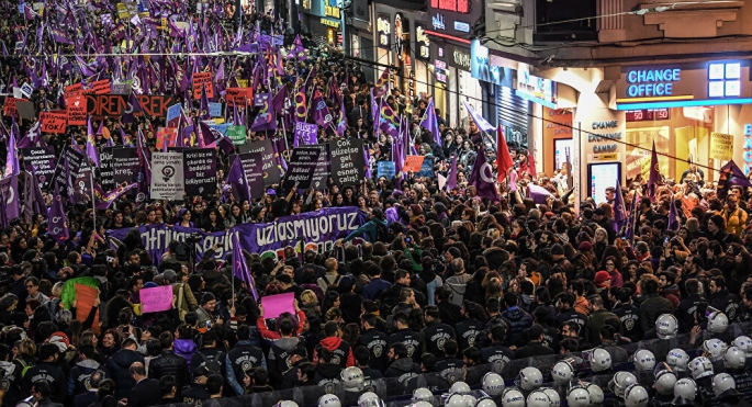 21'inci 8 Mart Feminist Gece Yürüyüşü sona erdi: 