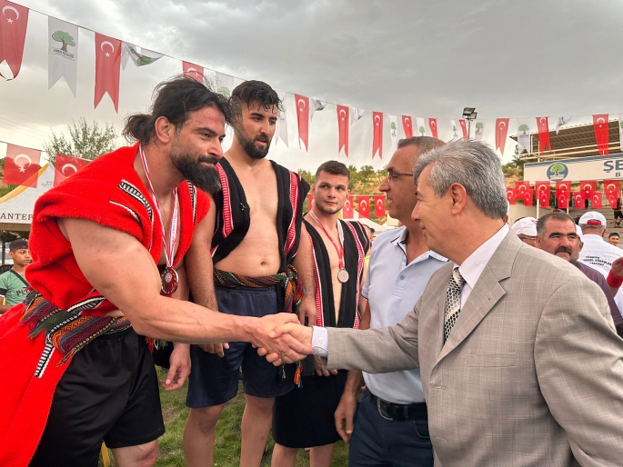 420 GÜREŞÇİ, ER MEYDANINDA TER DÖKTÜ