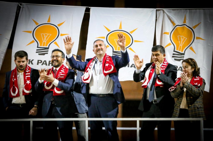 AK PARTİ ADAYLARI MAHALLE MAHALLE MİTİNG YAPIYORLAR...