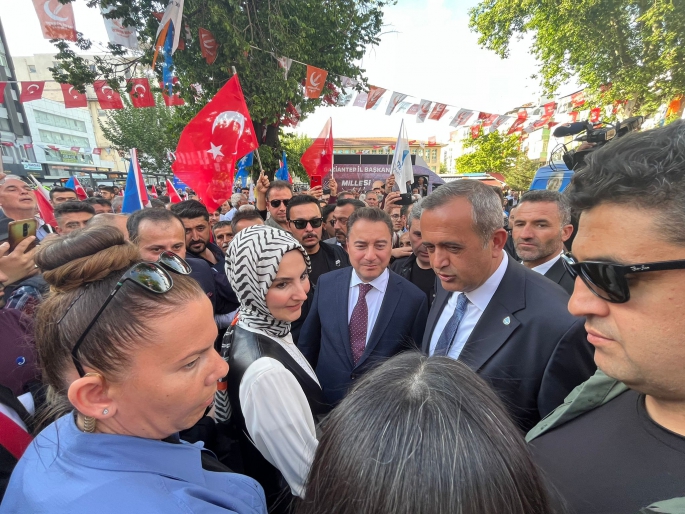 Babacan: “Kimse bu milletin iradesine ‘darbe’ diyemez!”