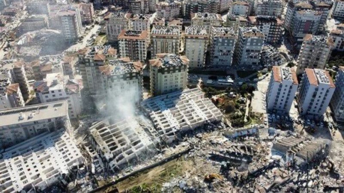 BAKAN DÖNMEZ AÇIKLADI:  HASARLI BİNALAR DIŞINDA HER YERE DOĞALGAZ VERİLDİ