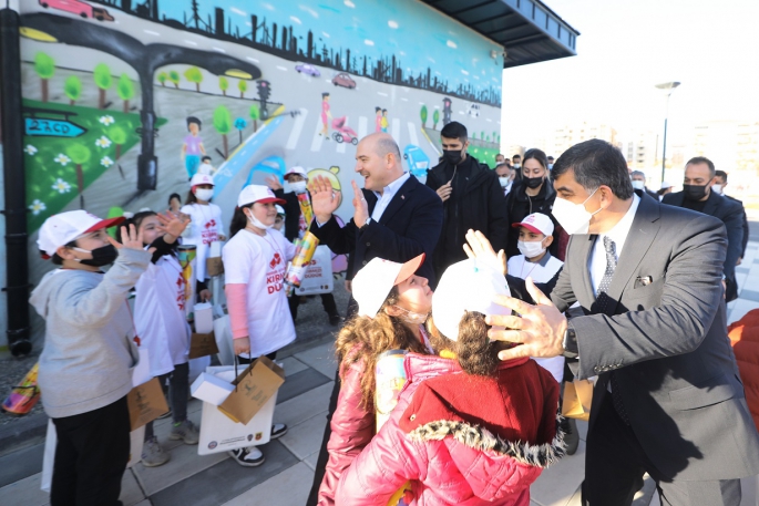 BAKAN SOYLU, ŞEHİTKAMİL TRAFİK EĞİTİM PARKI’NI İNCELEDİ