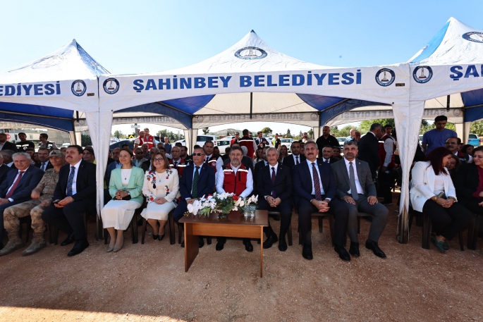 BAKAN YUMAKLI “ŞAHİNBEY BELEDİYESİ’NİN  VERDİĞİ DESTEKELER BİZLER İÇİN ÇOK ÖNEMLİ”