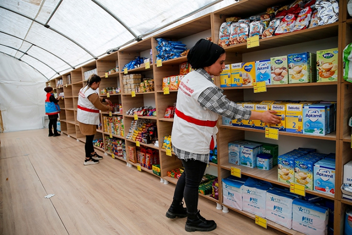 Çadır Kentte Depremzedelerin İhtiyaçları Sosyal Market ile Karşılanıyor