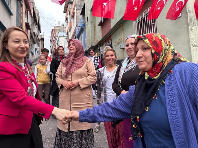 DERYA BAKBAK’A GÜN YETMİYOR