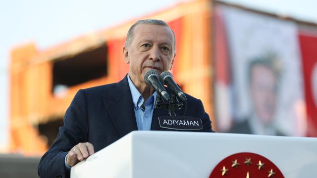 Erdoğan: Devlet, deprem konutlarını hibe seviyesinde teslim ediyor