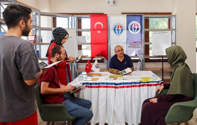 GAÜN ADAY ÖĞRENCİLER İÇİN TANITIM BÜROSU AÇTI