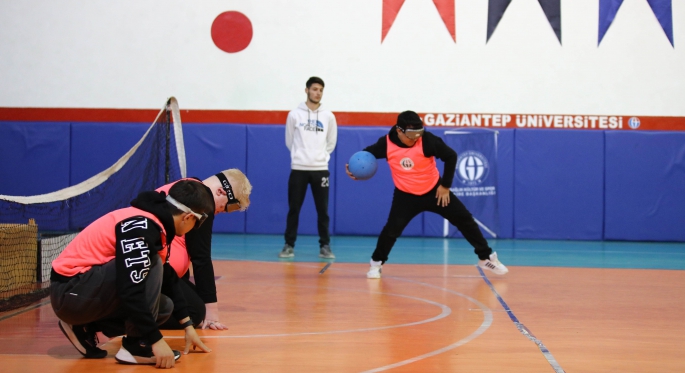  GAÜN’DE ENGELLERİ AŞAN GOALBALL MAÇI DÜZENLENDİ