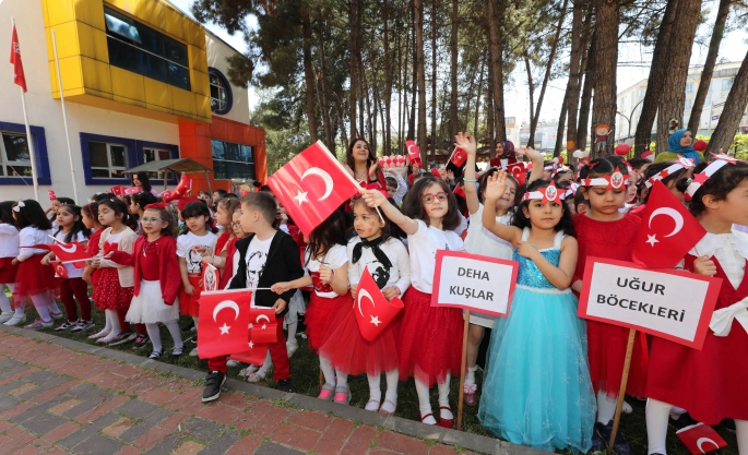 GAÜN’LÜ MİNİKLER 23 NİSAN’I COŞKUYLA KUTLADI