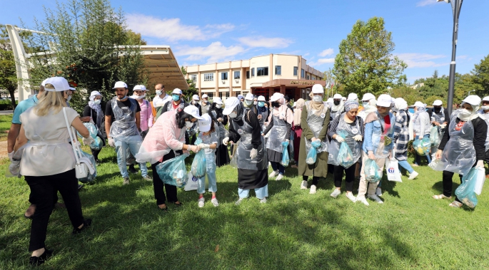 GAÜN ÖĞRENCİLERİNDEN TEMİZ ÇEVRE TEMİZ KAMPÜS ETKİNLİĞİ