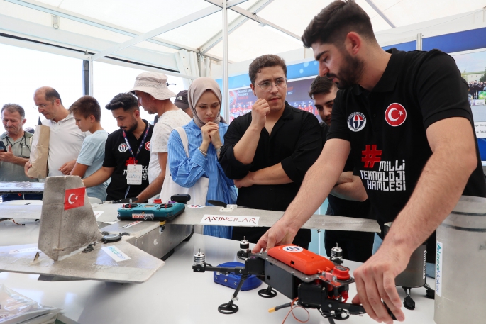 GAÜN TEKNOFEST STANDI YOĞUN İLGİ GÖRDÜ