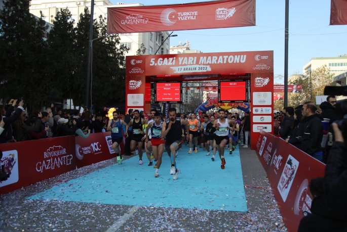 GAZİ YARI MARATONU İÇİN BAŞVURULAR 14 EKİM’DE BAŞLIYOR   