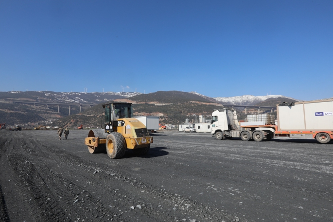 GAZİANTEP BÜYÜKŞEHİR, DEPREMLER SONRASI ÇALIŞMALARINI ARALIKSIZ SÜRDÜRÜYOR