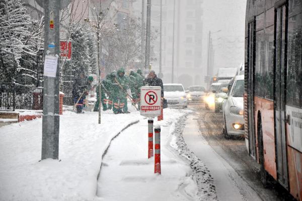 Gaziantep'te beklenen kar geldi 