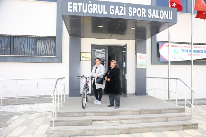 GAZİANTEP’TE ÜRETİLEN 100 BİN BİSİKLETİN DAĞITIMINI SÜRDÜRÜYOR