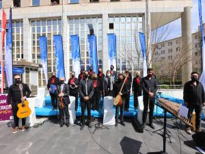 AÇIK HAVA KONSERİNDE BAŞKAN FATMA ŞAHİN, ANTEP TÜRKÜSÜ SÖYLEDİ