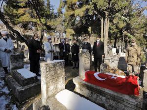 FADILOĞLU: ANTEP, NAMUSLU ÖLMEK İSTEYEN KAHRAMANLARIN DİYARIDIR