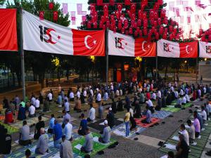 GAZİ ŞEHİR TEK YÜREK 15 TEMMUZ ŞEHİTLERİNİ ANDI