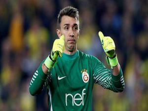 MUSLERA'YLA 4 YIL DAHA