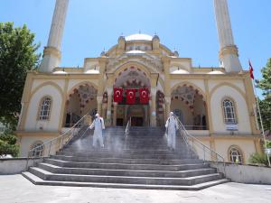 ŞAHİNBEY  CAMİLERİ  İBADETE HAZIRLIYOR