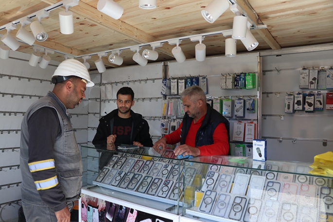 Hatay'da Yapımı Tamamlanan 374 Prefabrik İş Yeri Esnafa Teslim Edildi