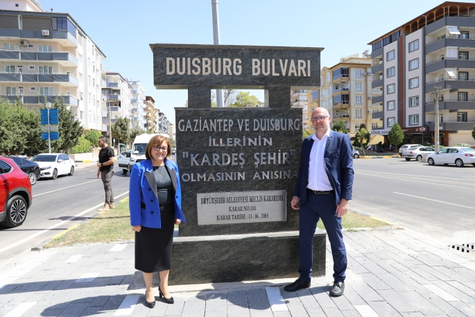  KARDEŞ ŞEHİR DUİSBURG BELEDİYE BAŞKANI TOGG İLE GAZİANTEP TURU YAPTI