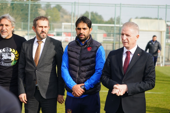 KİRALIK FUBOLCULARLA ERDAL GÜNEŞ GÖRÜŞECEK!