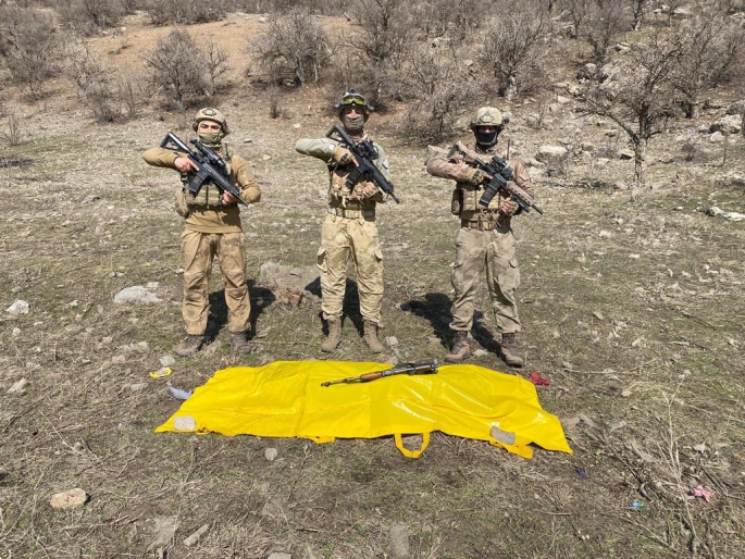 KIRMIZI KATEGORİDE ARANAN TERÖRİST YAKALANDI!