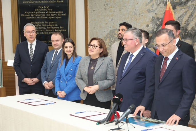 OĞUZELİ’NDE CAMİ, KUR’AN KURSU VE SAĞLIK MERKEZİ YAPIMI İÇİN PROTOKOL İMZALANDI