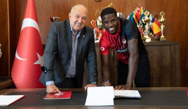 PAPY DJILOBODJI İLE 3 YIL DAHA!