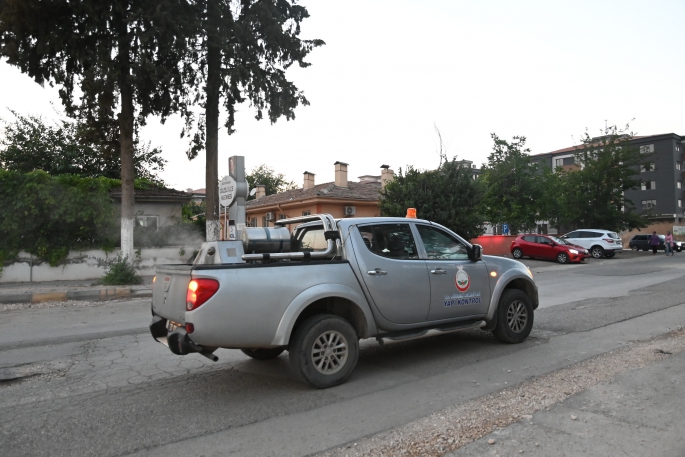 SİNEK VE HAŞERELERE KARŞI İLAÇLAMA ÇALIŞMALARI YOĞUNLAŞTI