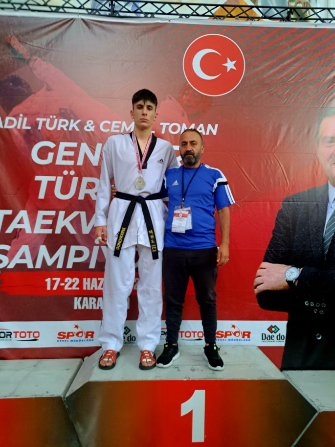 TAEKWONDO ŞAMPİYONASINA ŞAHİNBEY DAMGASI