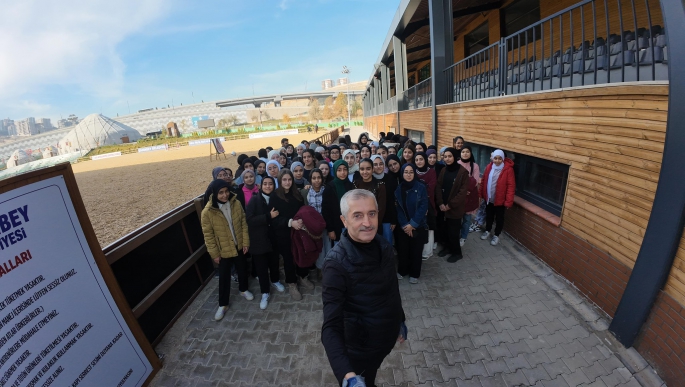 TAHMAZOĞLU GELENEKSEL SPOR MERKEZİ’NDE GENÇLERLE BULUŞTU