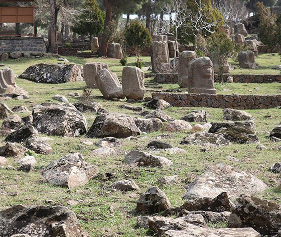 TARİHİ HİTİT HEYKELLERİ DEPREMDE AYAKTA KALDI!