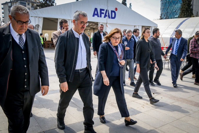 TBB BAŞKANI FATMA ŞAHİN, AFET BÖLGELERİNDEKİ 4 İLE TEKNİK GEZİDE BULUNDU