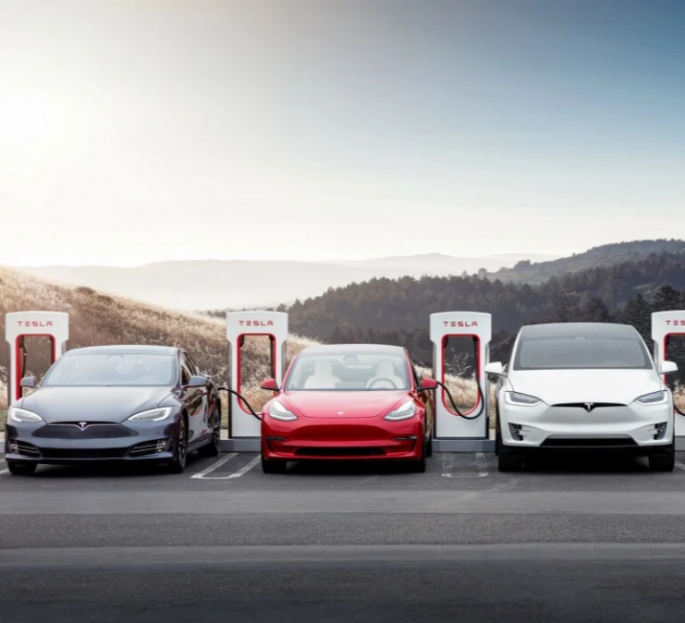 Tesla Elektrikli araçlarına 1 Nisanda büyük zam geliyor