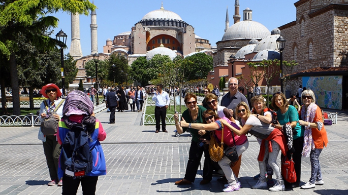 TÜRKİYE'DE TURİST BOLLUĞU!