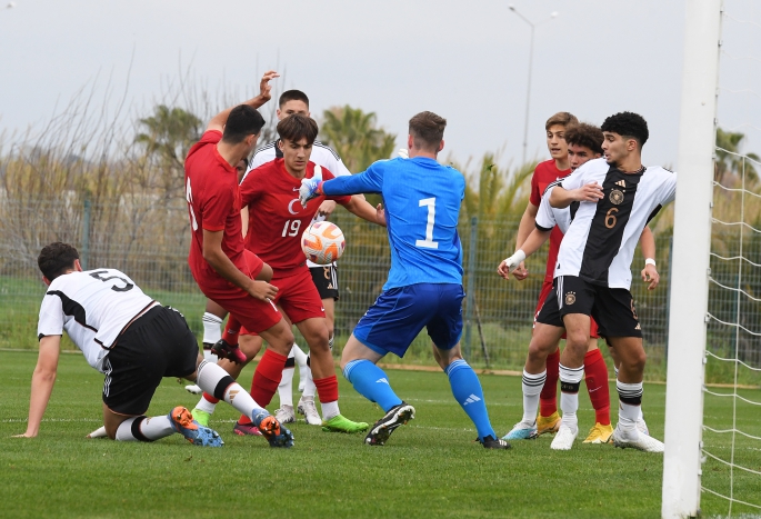 U17 MİLLİ TAKIMI ALMANYA'YA MAĞLUP OLDU!